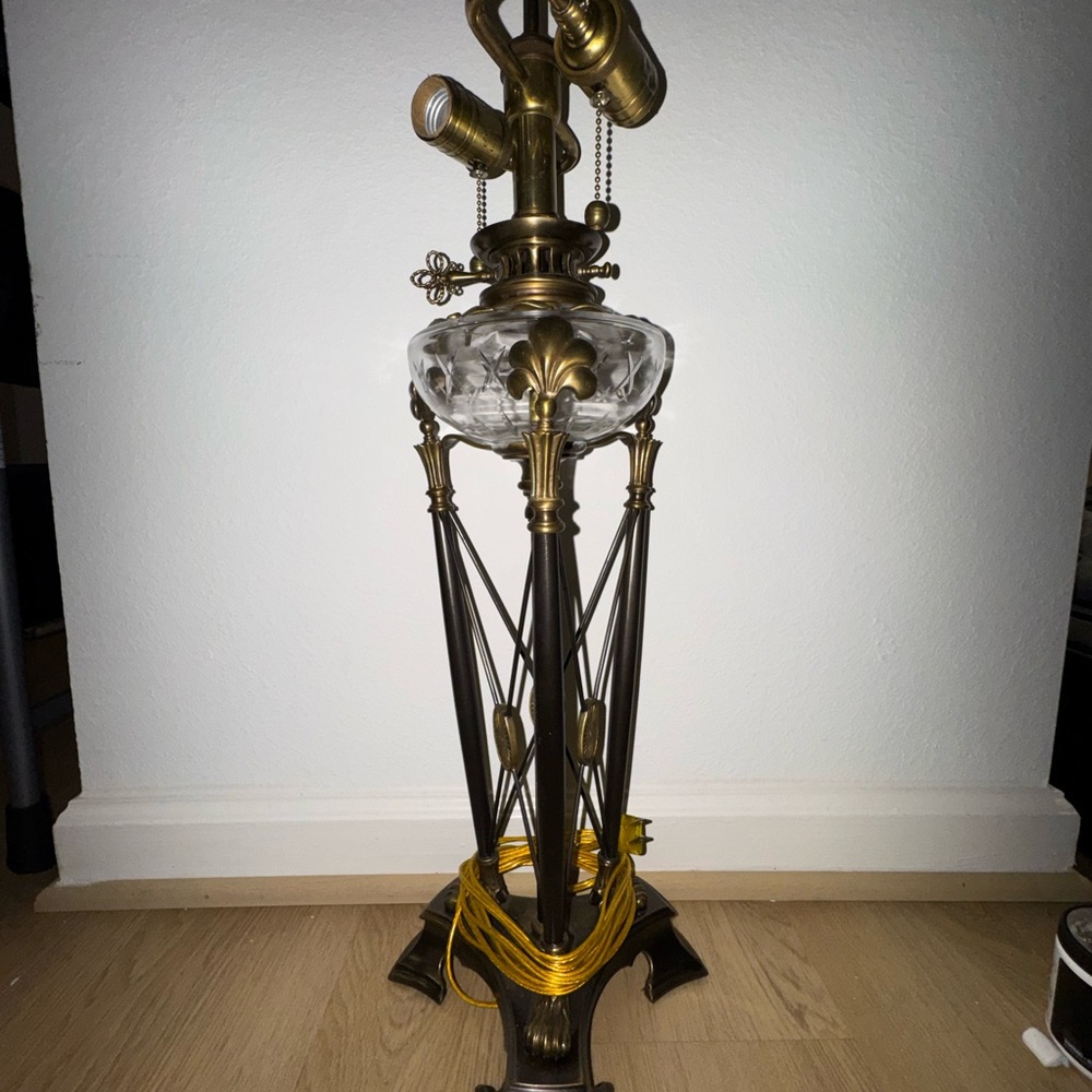 Antique-Style Brass Table Lamp with Cut Glass Accent - Gold & Bronze